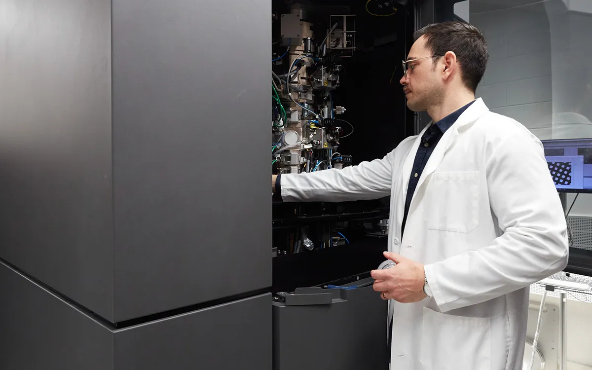 Single Particle Cryo-Electron Microscopy