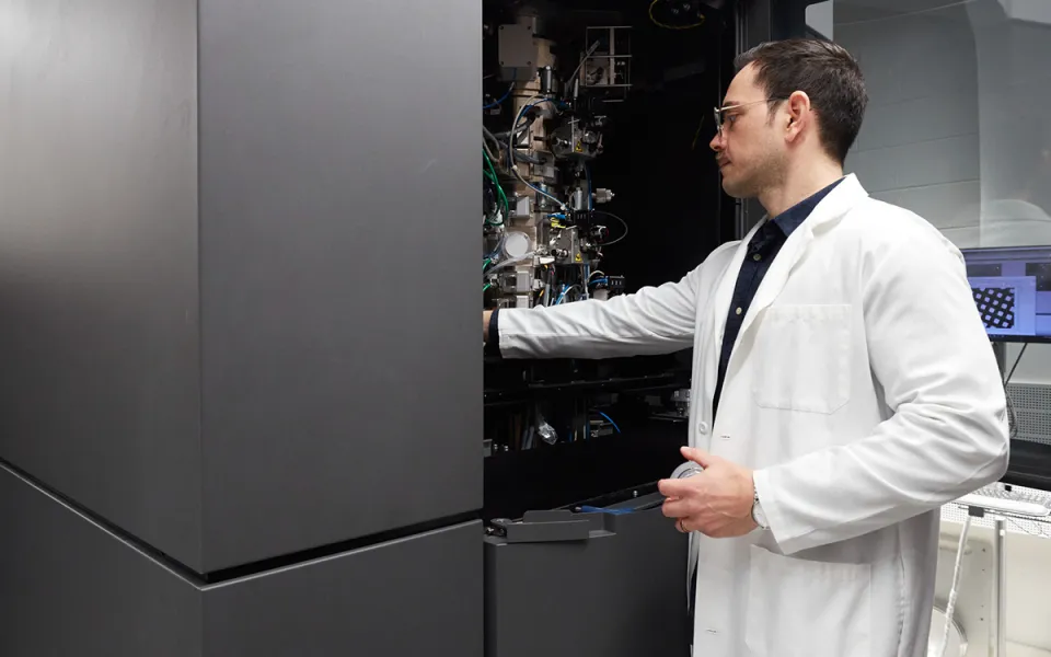 Single Particle Cryo-Electron Microscopy